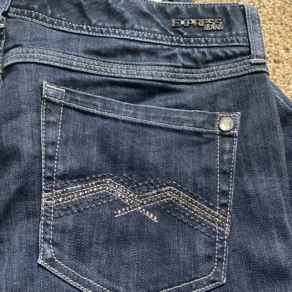 Classy dark wash Express jeans - Picture 3 of 4